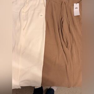 ALO Yoga women Ribbed Bottoms - Tan